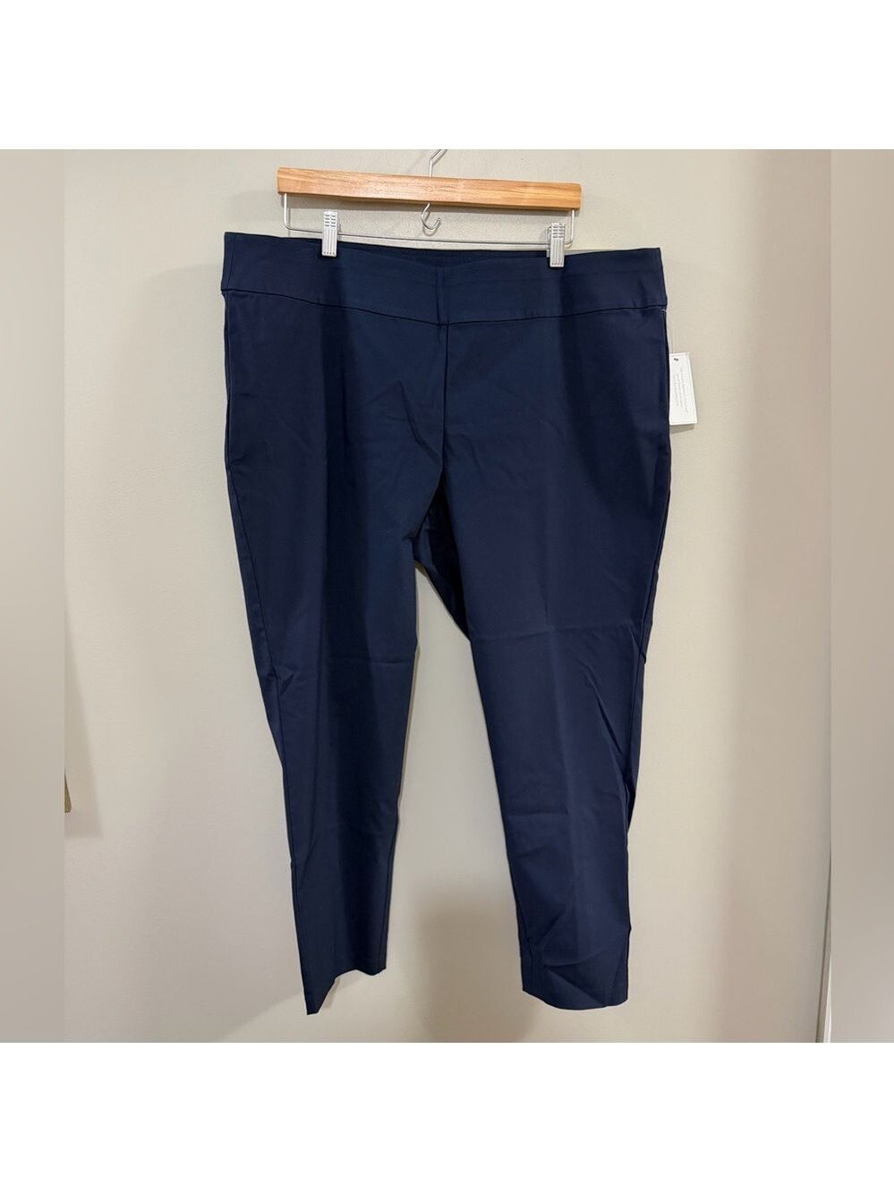 NWT CJ Banks Signature Slimming Moderately Curvy Navy Ankle Pants. Size 20W